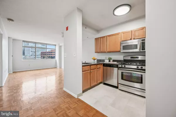 Bethesda, MD 20815,7111 WOODMONT AVE #814