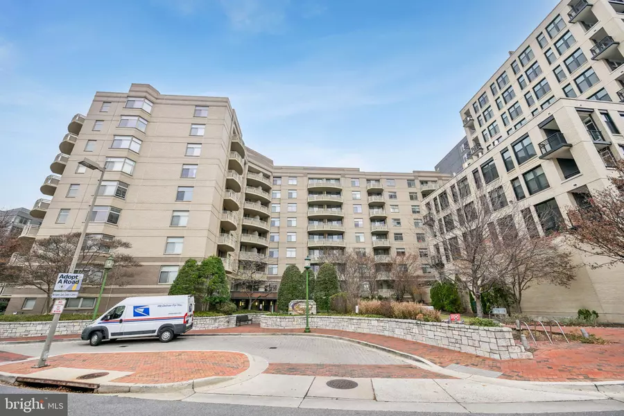 7111 WOODMONT AVE #814, Bethesda, MD 20815