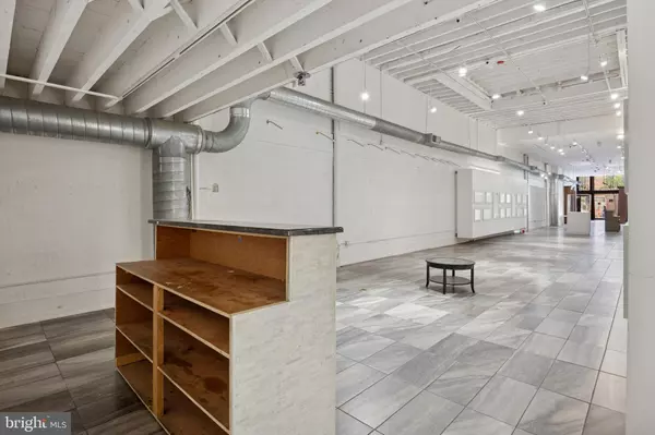 Philadelphia, PA 19106,27 N 2ND ST