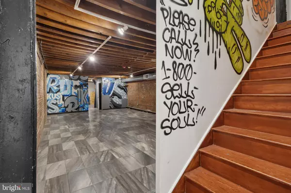 Philadelphia, PA 19106,27 N 2ND ST