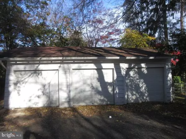 Glenside, PA 19038,407 W WAVERLY RD