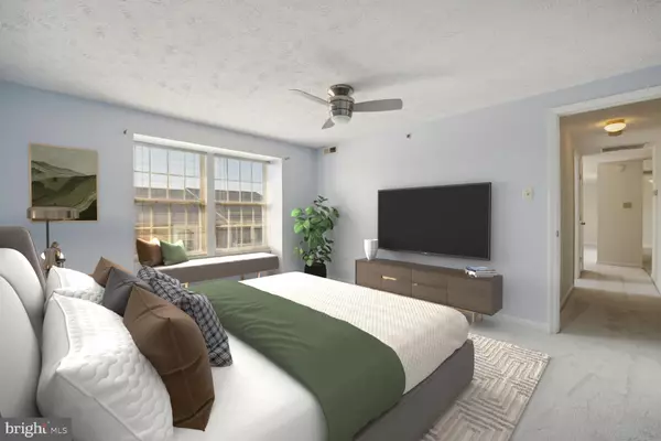 Gaithersburg, MD 20878,303 PALMSPRING DR #10