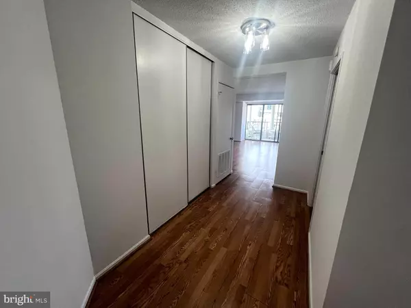 Arlington, VA 22209,1600 N OAK ST #1728