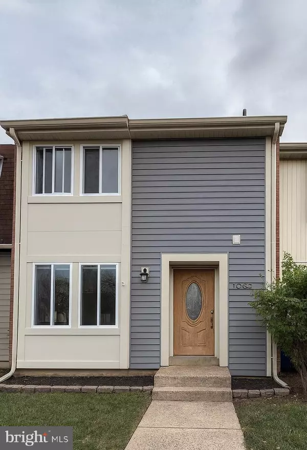 1062 KNIGHT LN, Herndon, VA 20170