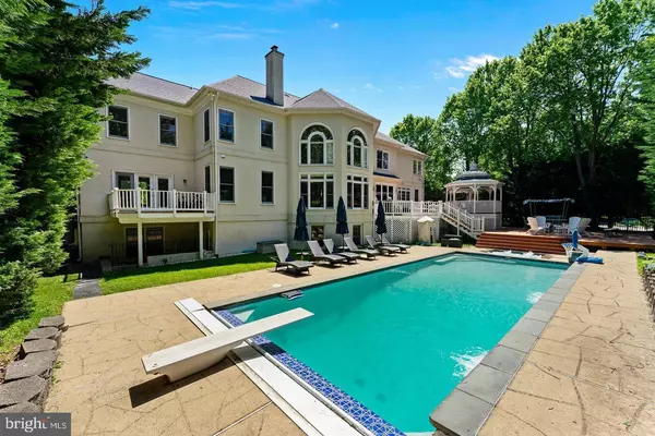 Mclean, VA 22102,1445 MAYHURST BLVD