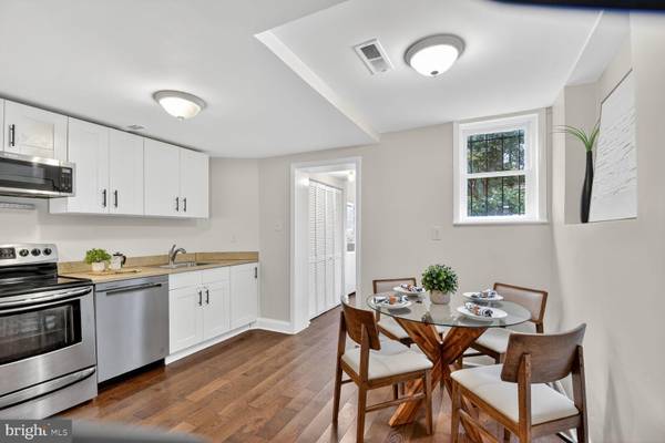 Washington, DC 20002,1027 6TH ST NE