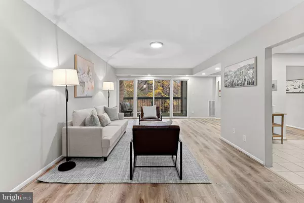 Reston, VA 20191,11808 BRETON CT #12C