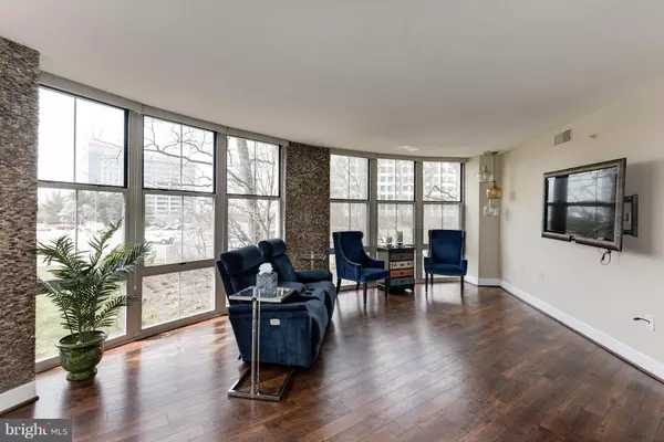 Reston, VA 20190,11800 SUNSET HILLS RD #314