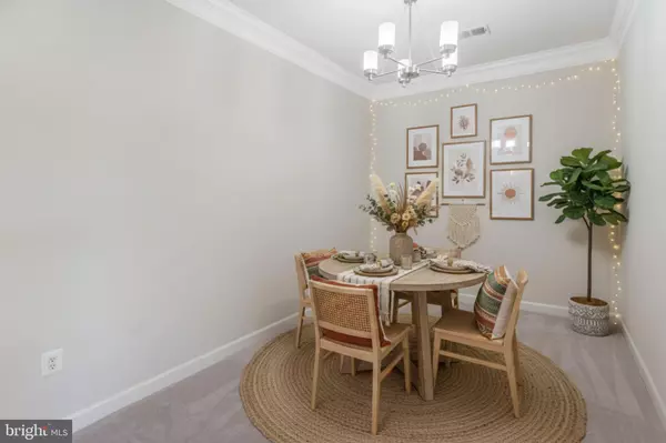 Woodbridge, VA 22191,680 WATERMANS DR #301