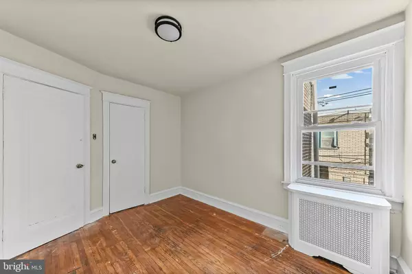 Upper Darby, PA 19082,7269 WALNUT ST