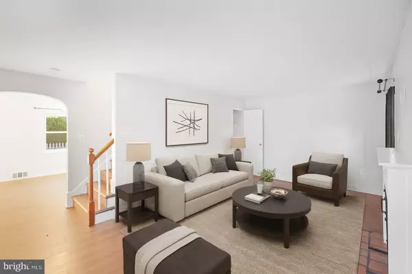 Arlington, VA 22205,1008 N ROOSEVELT ST