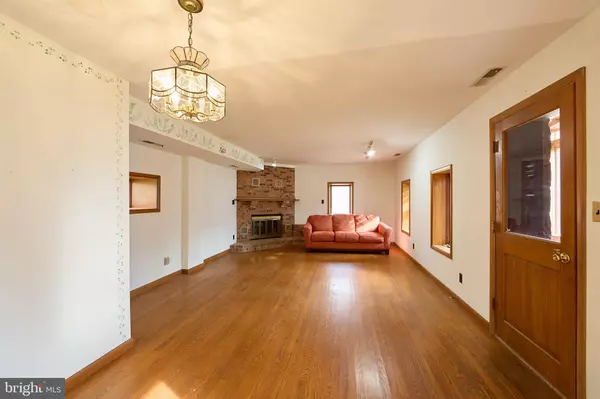 Landenberg, PA 19350,329 LAUREL WOODS RD