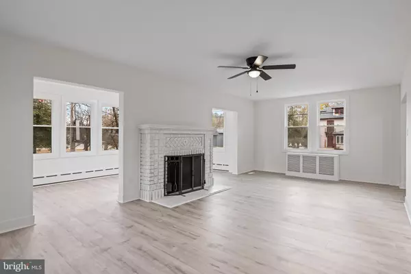 Pitman, NJ 08071,1040 N MAIN ST