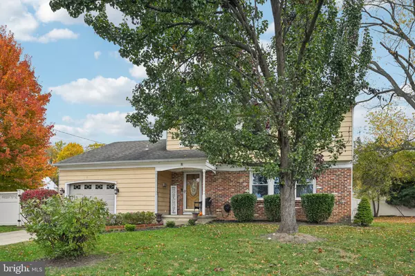 Marlton, NJ 08053,8 YORKTOWN CT