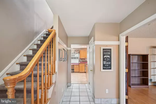 Marlton, NJ 08053,8 YORKTOWN CT