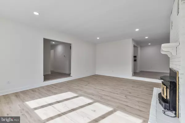 Clayton, NJ 08312,745 W CLAYTON AVE