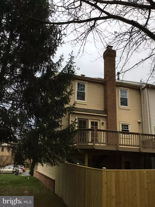 Fairfax, VA 22033,12323 FOX LAKE CT