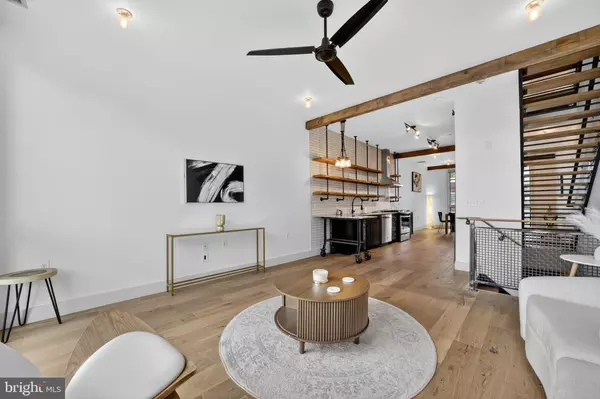 Washington, DC 20001,774 GIRARD ST NW #2W