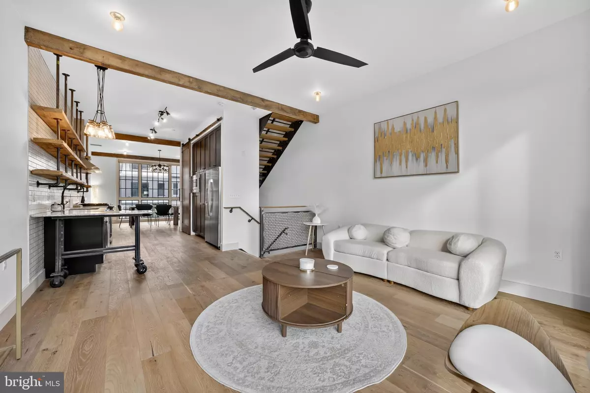 Washington, DC 20001,774 GIRARD ST NW #2W