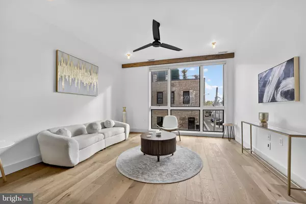 Washington, DC 20001,774 GIRARD ST NW #2W