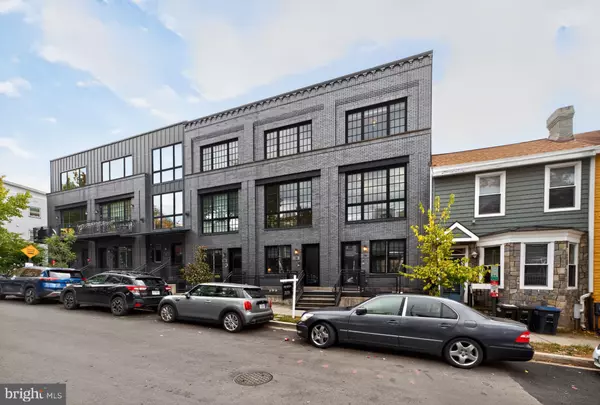 Washington, DC 20001,774 GIRARD ST NW #2W