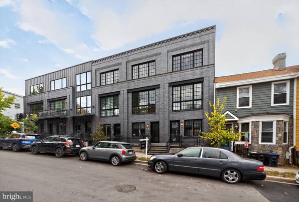 Washington, DC 20001,774 GIRARD ST NW #2W