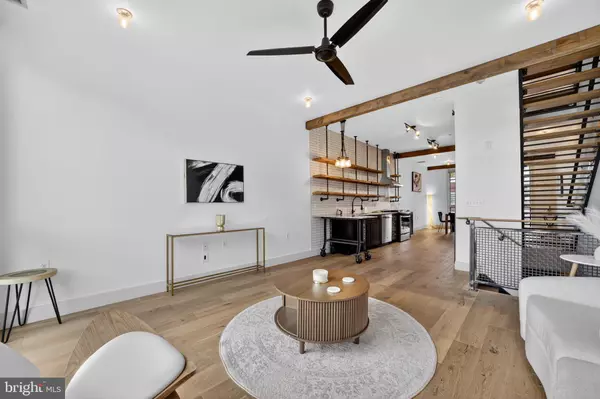 Washington, DC 20001,774 GIRARD ST NW #2W