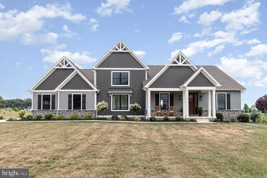 68 N DICKINSON SCHOOL RD, Carlisle, PA 17015