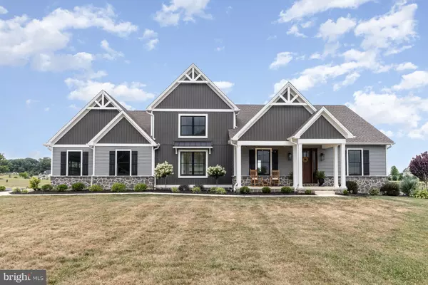 68 N DICKINSON SCHOOL RD, Carlisle, PA 17015