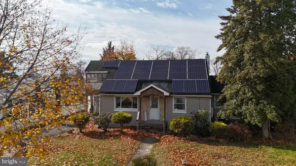 Hammonton, NJ 08037,6 CYPRESS AVE