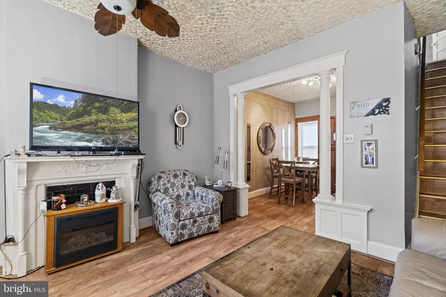 2314 W OAKDALE ST, Philadelphia, PA 19132