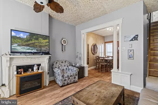 2314 W OAKDALE ST, Philadelphia, PA 19132