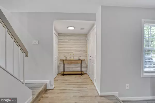 Sterling, VA 20164,103 CHERRY TREE CT