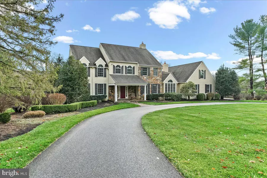 904 ROUNDELAY LN, West Chester, PA 19382