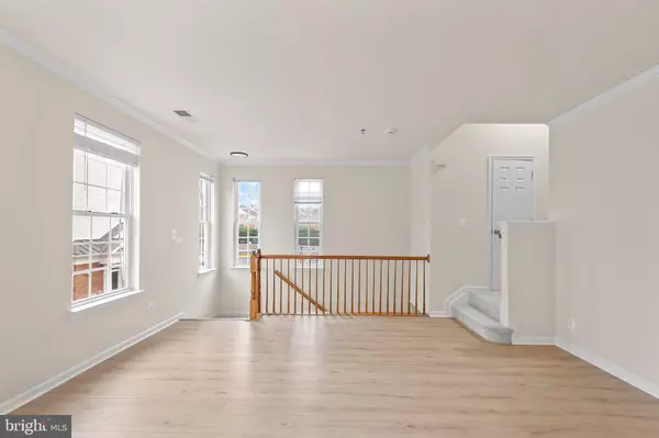 Lorton, VA 22079,8934 MILFORD HAVEN CT #B