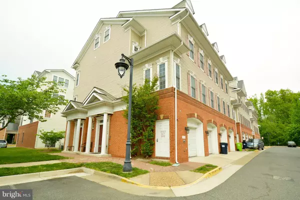 8934 MILFORD HAVEN CT #B, Lorton, VA 22079