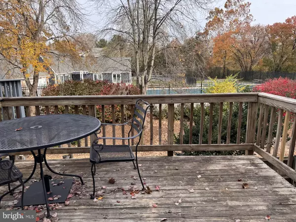 Chantilly, VA 20151,4131 PLACID LAKE CT #54-E