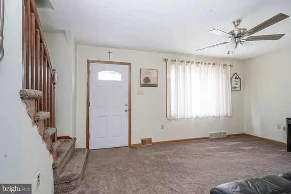 Blackwood, NJ 08012,28 DEBORAH PL