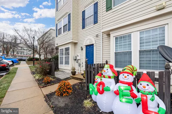 Lorton, VA 22079,9215 CARDINAL FOREST LN #29