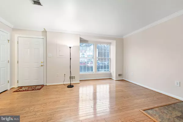 Lorton, VA 22079,9215 CARDINAL FOREST LN #29