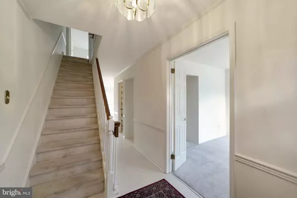 Chesterbrook, PA 19087,10 LIBERTE LN