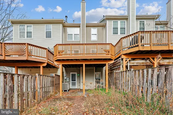 Gaithersburg, MD 20878,3 BEACON HILL WAY