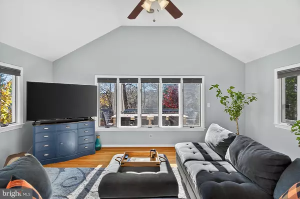 Arlington, VA 22205,6282 15TH RD N