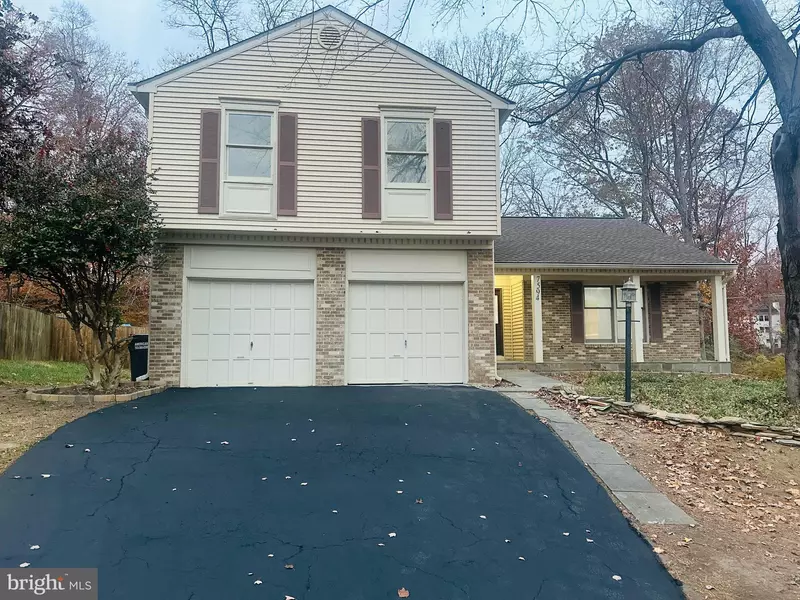 7594 WOODSTOWN DR, Springfield, VA 22153