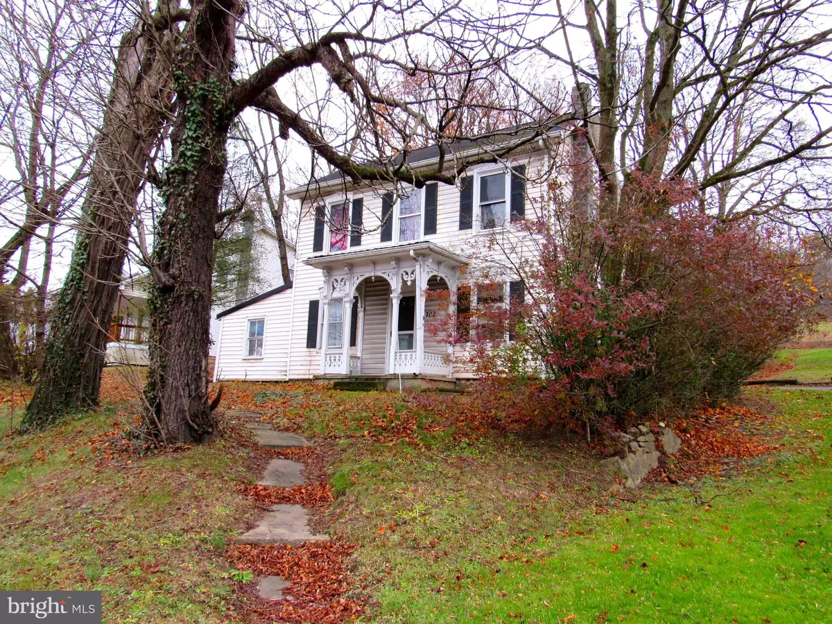 New Bloomfield, PA 17068,302 S CARLISLE ST