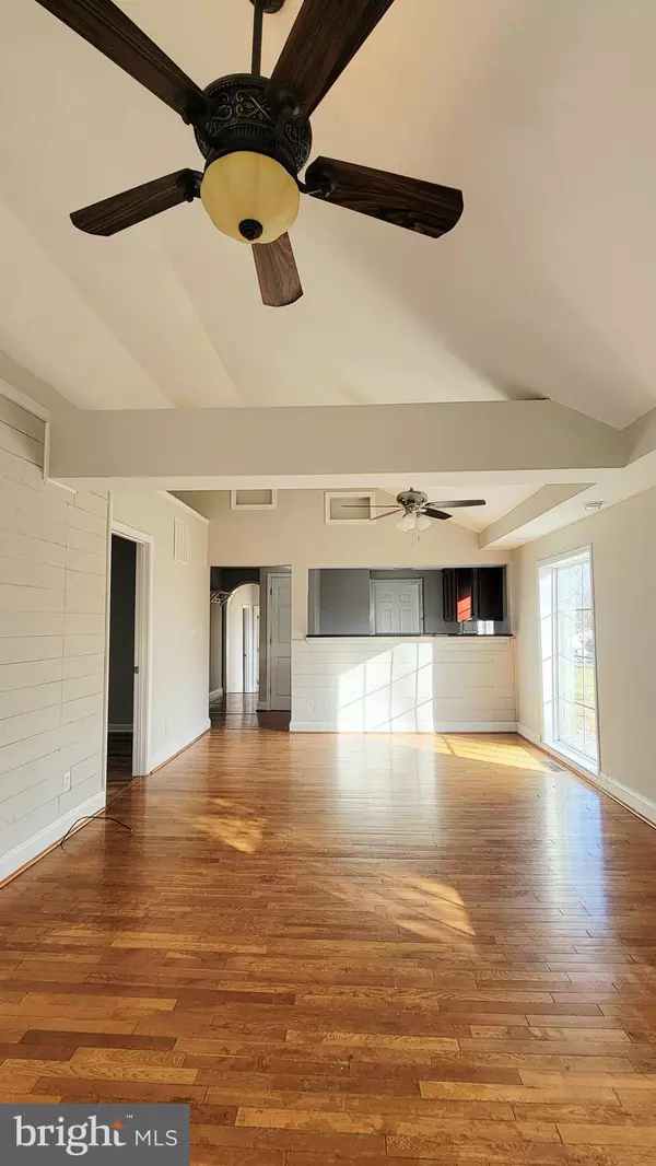 Bowie, MD 20720,8823 MAPLE AVE