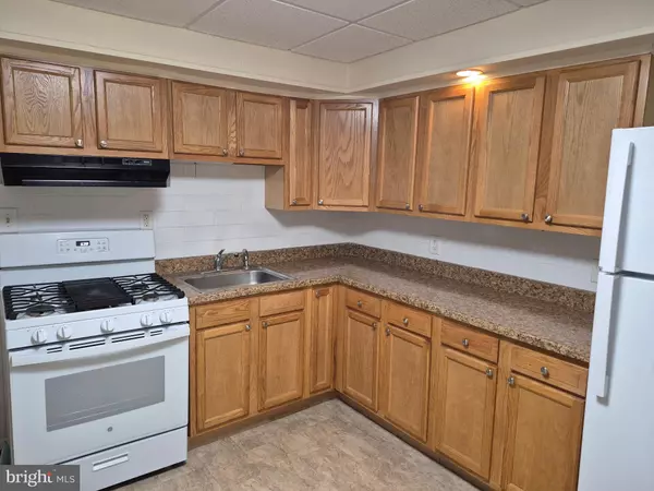 Bethlehem, PA 18018,253 E ETTWEIN ST #2ND FL