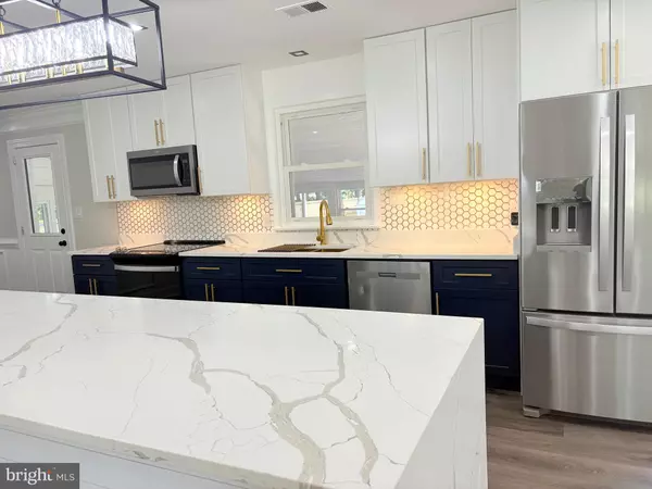 Waldorf, MD 20603,9492 SUPER ST