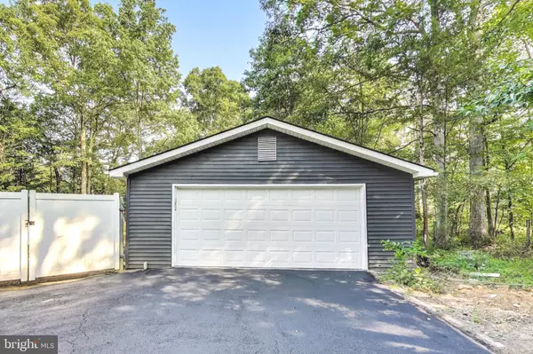 Waldorf, MD 20603,9492 SUPER ST