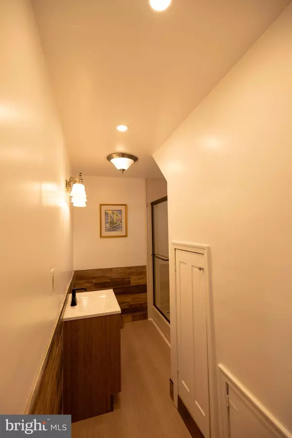 Hatboro, PA 19040,103 E MONTGOMERY AVE